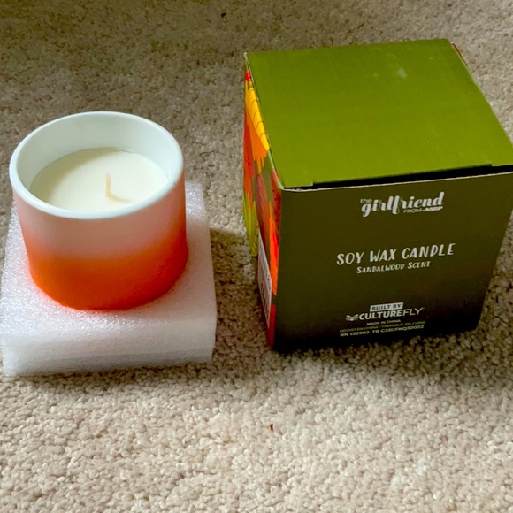 NIB soy wax candle-sandalwood scent - Picture 1 of 5